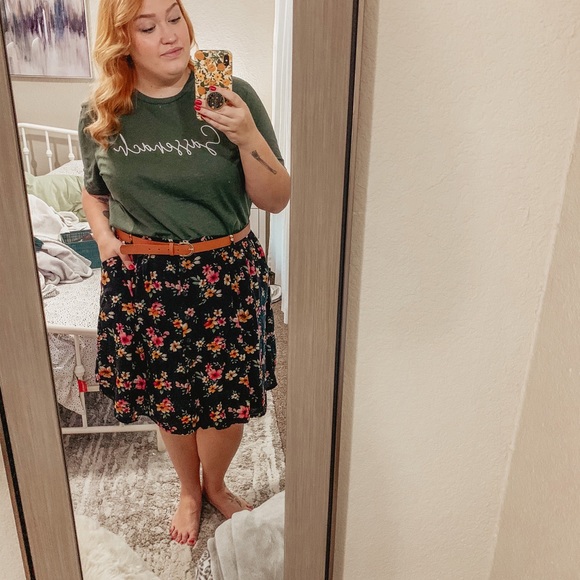 Meet your Posher, Courtney - Picture 5 of 7